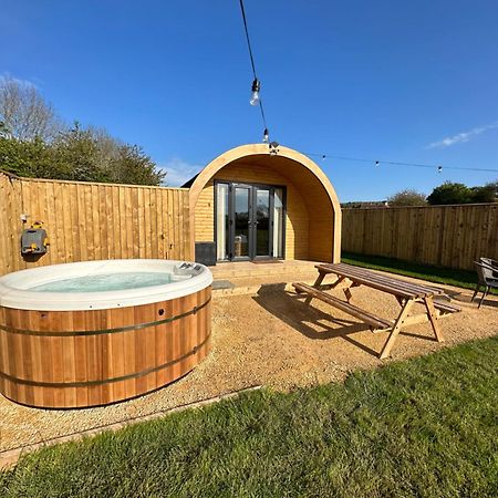 Lois' Pod With Hot Tub, Near Airport Hotel Bristol Kültér fotó