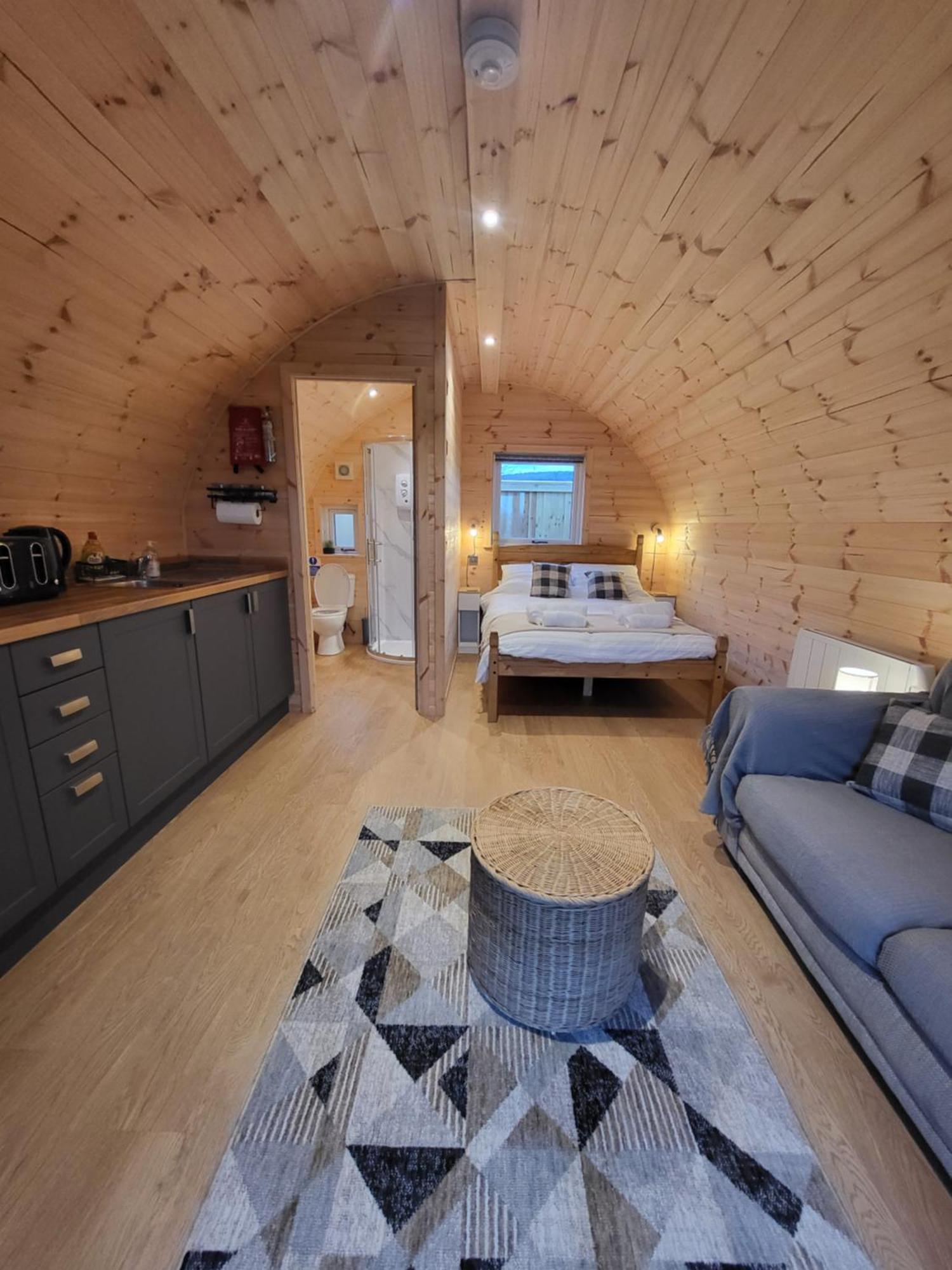 Lois' Pod With Hot Tub, Near Airport Hotel Bristol Kültér fotó