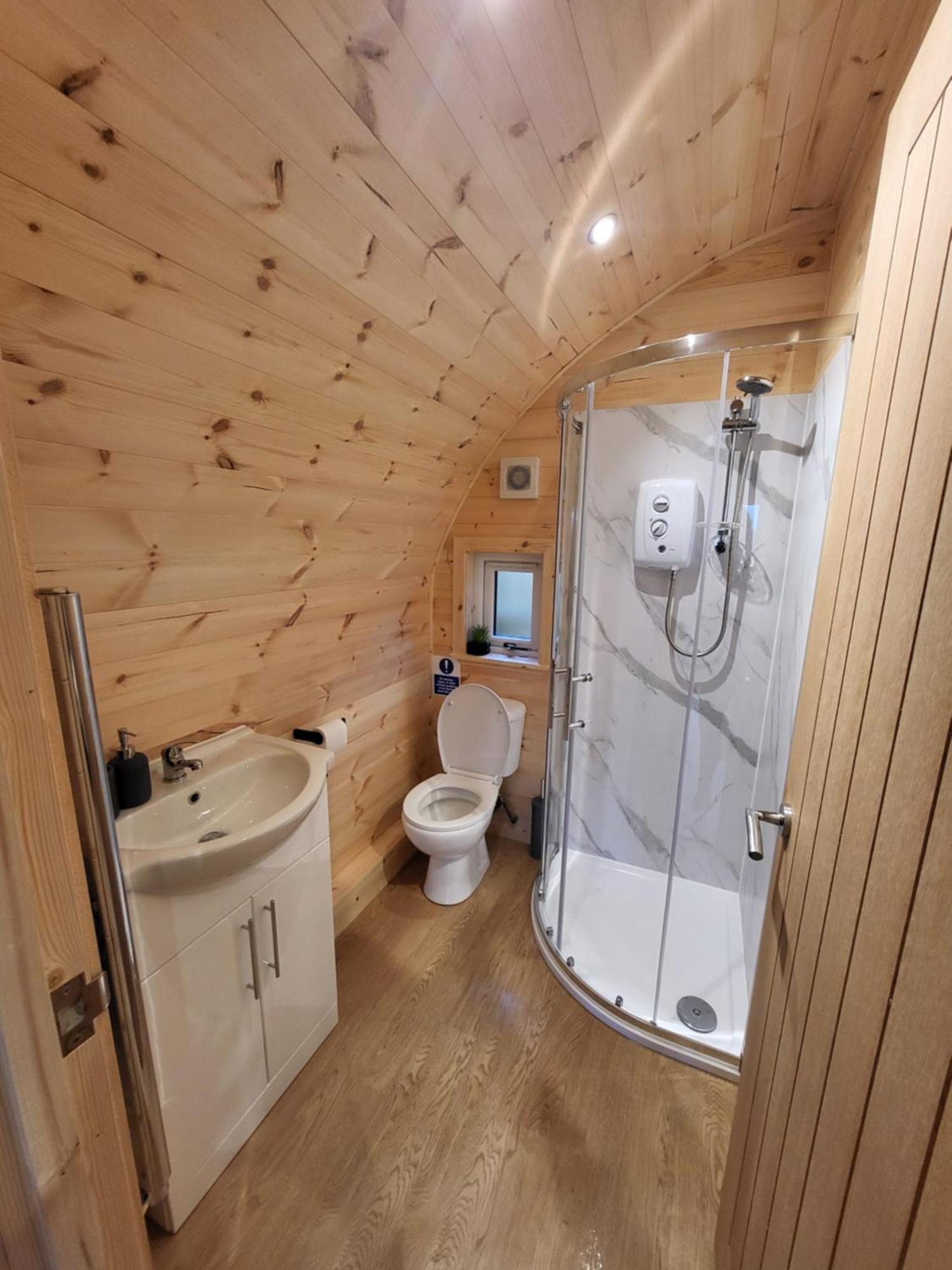 Lois' Pod With Hot Tub, Near Airport Hotel Bristol Kültér fotó